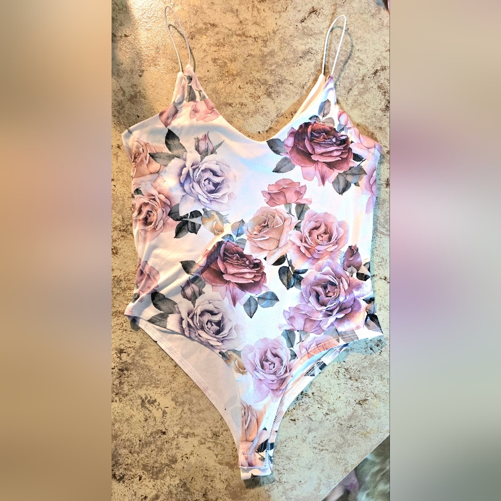 Gaze White Floral Bodysuit
